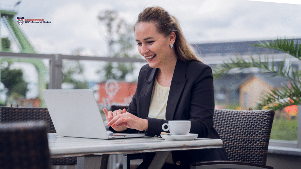 Descubre cómo ser asistente virtual desde casa, una profesión global, flexible y en alta demanda. Capacítate online con nuestro curso oficial en español.